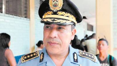 <b><span class=mln_uppercase_mln>Exoficial.</span></b> Héctor Iván Mejía,comisionado general (r).