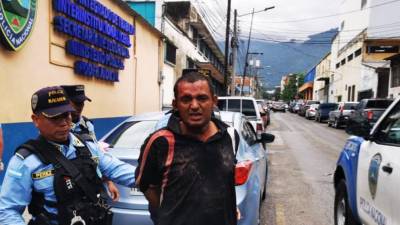 La captura se hizo luego de una rápida intervención ejecutada por agentes de la Unidad Metropolitana de Policía número 5 (UMEP-5).