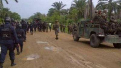 Policías y Militares en zona de Colón.