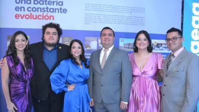 Marcela, Carlos, Gabriela, Erick, Melissa y Gabriel Juárez fueron los anfitriones de esta celebración que rindió homenaje al ingeniero Heráclito Juárez y su legado empresarial.