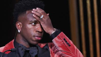 Vinicius y su reacción tras ser premiado en la gala del Balón de Oro.