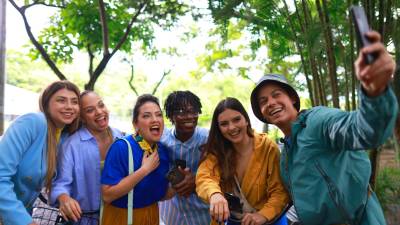 El smartphone ideal para la Generación Smart está en Tigo Honduras se trata de una extensión de los sentidos que te permite estar en contacto con la realidad.