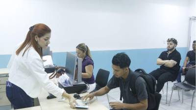 En las oficinas regionales del Instituto Nacional de Migración (INM) de Tegucigalpa, San Pedro Sula y La Ceiba, los pasaportes se entregan el mismo día en que se solicitan.