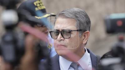 Un juzgado aplazó este miércoles hasta el 18 de agosto la continuación de la audiencia inicial contra el expresidente hondureño Juan Orlando Hernández (2014-2022), al solicitar la defensa más tiempo para analizar las pruebas presentadas por la Fiscalía en el proceso que enfrenta por presunto fraude y lavado de activos.