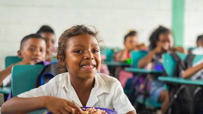 <i>El Programa interviene a todos los educandos de los niveles de prebásica y básica de los centros educativos gubernamentales.</i>