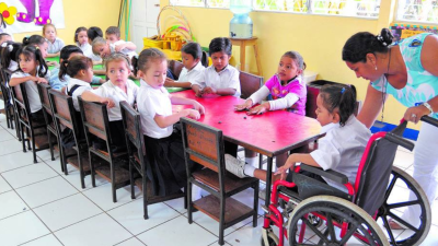Menos del 2% de los centros educativos de Honduras están preparados para atender adecuadamente a escolares con capacidades especiales.