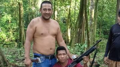 Hondureños cazan un Tapir.