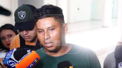 Denis Joel Romero Morales, uno de los siete capturados por su presunta vinculación con la masacre ocurrida en la aldea Rigores, Colón, negó este miércoles haber participado en el crimen de 20 personas y aseguró que cuenta con pruebas para demostrar que se encontraba trabajando en Utila, Islas de la Bahía, cuando ocurrieron los hechos.