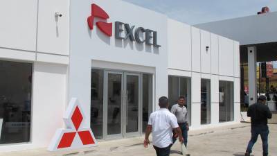 Excel se renueva en La Ceiba para atender a los clientes con calidad