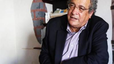 Una fotografía de Nelson Ávila, economista y académico hondureño.