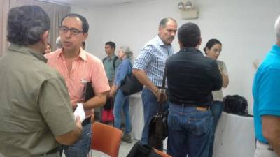 Los asistentes en un receso del evento.