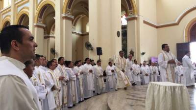 Feligresía de todas las parroquias de la diócesis se hicieron presentes.