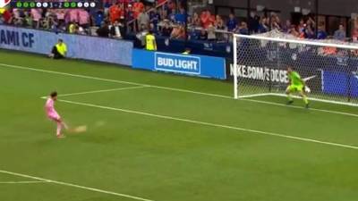 David Ruiz marcó con mucha personalidad su lanzamiento en la tanda de penales.