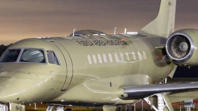 El presidente electo, Nasry Asfura, solicitó al Congreso Nacional la autorización urgente para vender el avión presidencial, una medida que busca priorizar los recursos del Estado frente a las múltiples carencias que enfrenta la población hondureña, según lo expuesto por Tomás Zambrano en su discurso inaugural como presidente del Congreso Nacional.