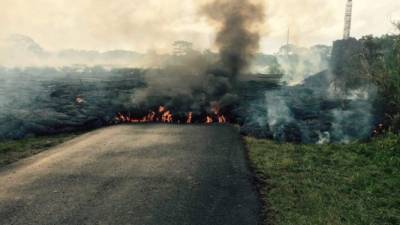Un mar de lava amenaza un poblado de Hawai. Los lugareños fueron evacuados por la erupción del volcán Kilauea.