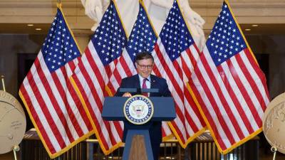 Aunque los republicanos tienen mayoría en la Cámara Baja, catorce congresistas de ese partido se sumaron a la bancada demócrata y votaron en contra del proyecto.