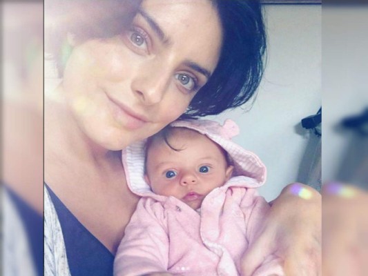Aislinn Derbez nos muestra fotografías de su hija después de haber nacido hace dos meses.