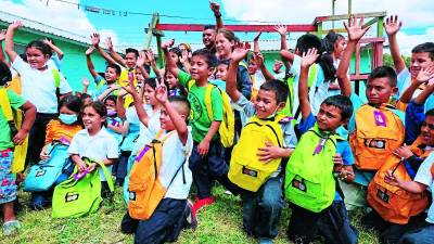 Se inauguró el año escolar en la comunidad de La Sabana.