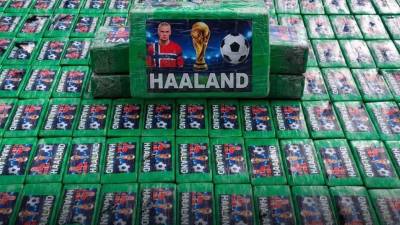 Los bloques de cocaína decomisados en Ecuador llevaban impresos el rostro y el nombre del futbolista noruego Erling Haaland.