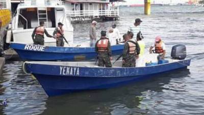 Elementos de la Fuerza Naval de Honduras se han sumado a la tarea de búsqueda y rescate.