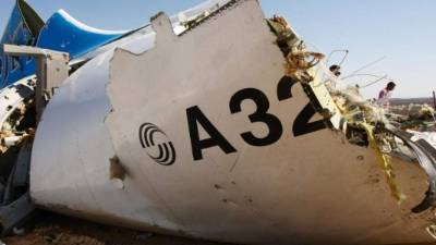 El Reino Unido responsabiliza al Estado Islámico por el siniestro del avión ruso.