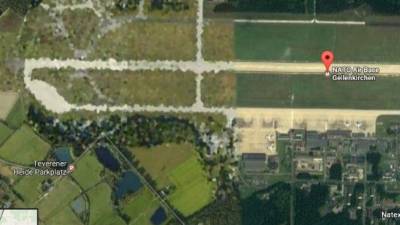 Base aérea de la OTAN en Geilenkirchen en Alemania.- Fragmentos de la base aparecen pixelados en Google Maps y no se pueden apreciar detalles; sin embargo, se puede ver la base sin ningún tipo de censura con Bing Maps.