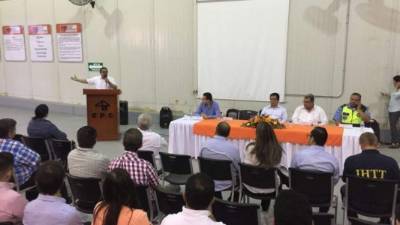 Imagen de la reunión realizada en Puerto Cortés.