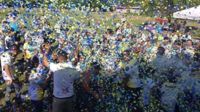 La carrera inició en el campo frente al Instituto Técnico Chamelecón. Los participantes hicieron zumba y los niños que asistieron comieron golosinas.