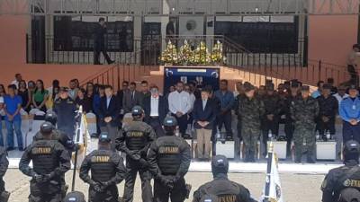 Momento en el que se brindaba un discurso en la conmemoración del primer aniversario de la FNAMP.