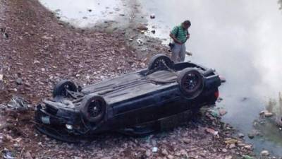 El vehículo dio varias vueltas, afortunadamente el conductor no murió.