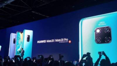 El Huawei Mate viene en las versiones 'normal' y 'Pro'.