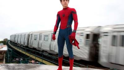 Tom Holland reveló que pese a las dificultades, para él fue un honor usar el traje del superhéroe que admira desde niño.