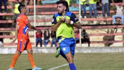 El argentino Agustín Auzmendi anotó un doblete para el triunfo del Olancho FC.