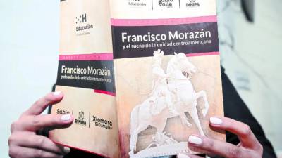 En el Artículo 20, literal b) que se publicó en el Diario Oficial La Gaceta, se deroga el PCM 14-2025 que creó la “Cátedra Morazánica” e incorporó el estudio del libro El Golpe 28 J.