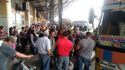 Personal de la Fiscalía del consumidor realiza operativos para comprobar que los pasajes no sean alterados.