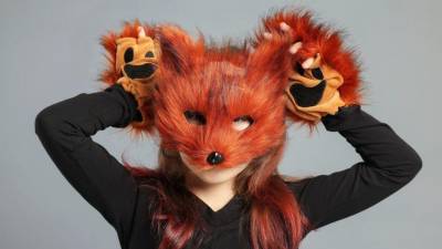 El fenómeno therian, que ganó visibilidad en TikTok y otras plataformas digitales, despertó curiosidad, controversia y preocupación en distintos sectores. Aunque para muchos jóvenes representa una forma de expresión identitaria o un juego estético, especialistas en salud mental advierten que, en ciertos casos, podría estar manifestando malestar emocional y necesidad de contención.