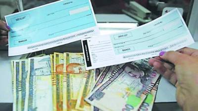 Los bancos comerciales son los principales impulsadores de la actividad financiera en el país con el 92.1% del total de puntos de servicio.