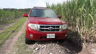 Cerca de donde hallaron el cadáver de Erlin Antonio Pérez, las autoridades encontraron abandonado este carro.