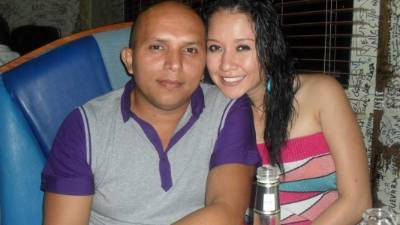 Su esposa Greysi Bardales lo acompañó hasta el final.