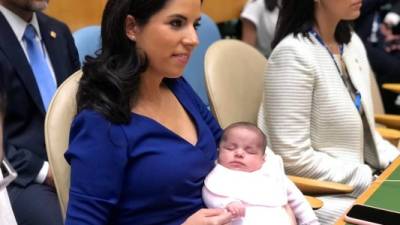 Layla Bukele, hija del presidente de El Salvador Nayib Bukele, se ha robado la atención en la Asamblea General de la ONU, en la que su padre hizo su debut este jueves.