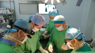 Un equipo médico estuvo a cargo de la operación con una duración aproximada de seis horas en el hospital Mario Rivas.