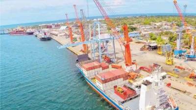 Vista aérea de la aduana de Puerto Cortés.