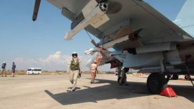 Los aviones de combate rusos bombardean desde el lunes pasado posiciones de ISIS en Siria.