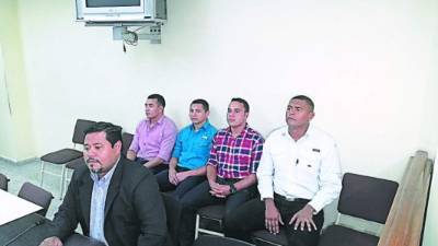 Los cuatro imputados retornaron ayer a prisión.