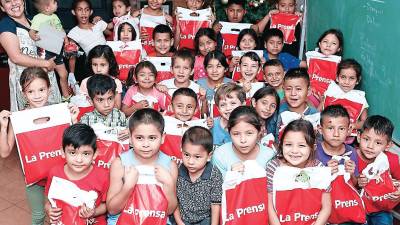 Recibieron alimentos de Rose Uribe, misionera de EUA.