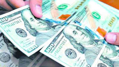 El dólar cerró agosto con un precio de compra de L24.7588 por dólar y L24.8886 para la venta.