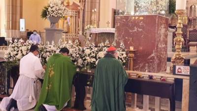 Al finalizar la homilía se dio paso a la oración especial para pedir con fe protección al Creador previo al impacto de Iota.