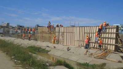 Perú argumenta que el muro incumple el tratado de paz firmado entre los dos países en 1998. Ecuador rechaza esta noción.