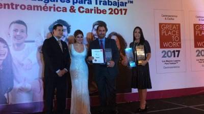 En la ceremonia durante la entrega de los premios.