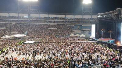 El estadio Olímpico lucía en su capacidad máxima de hondureños fans de Bad Bunny.
